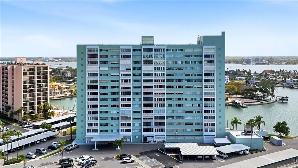 31 Island Way Clearwater Beach FL 33767