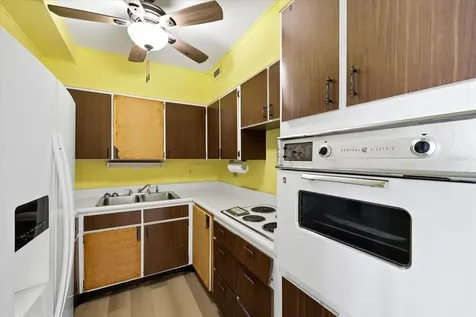 31 Island Way Clearwater Beach FL 33767