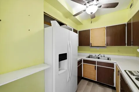 31 Island Way Clearwater Beach FL 33767