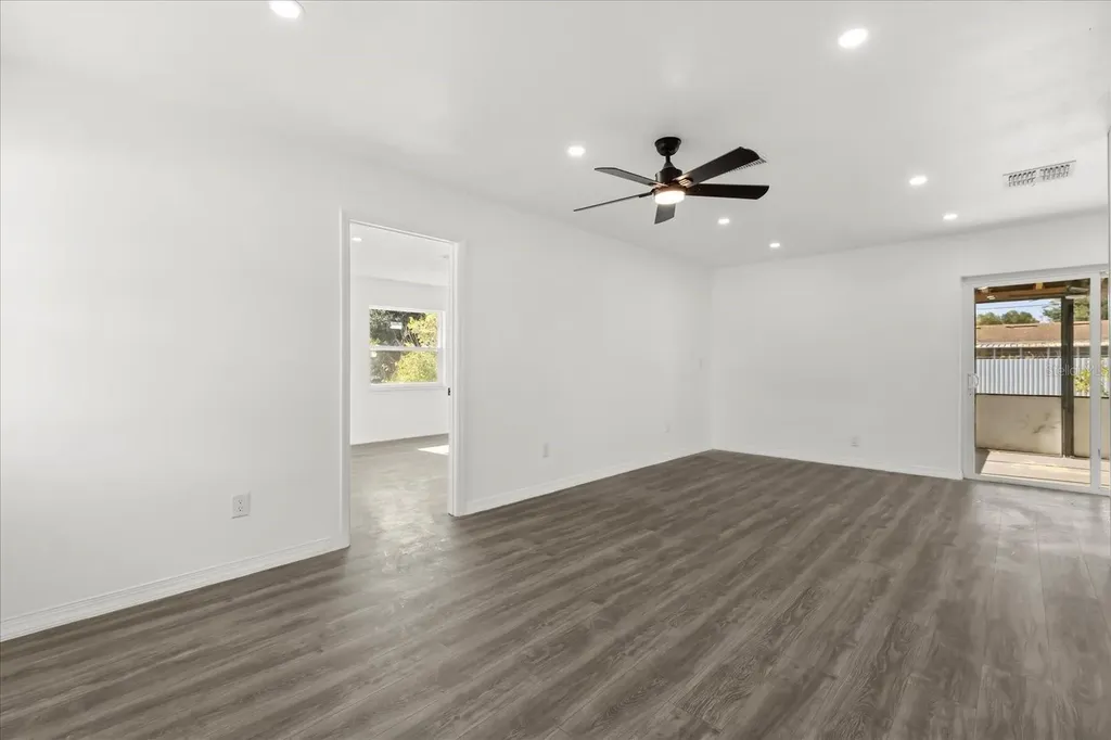 1092 Deltona Boulevard Deltona FL 32725