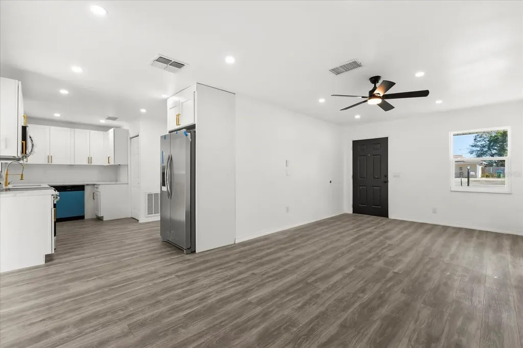 1092 Deltona Boulevard Deltona FL 32725
