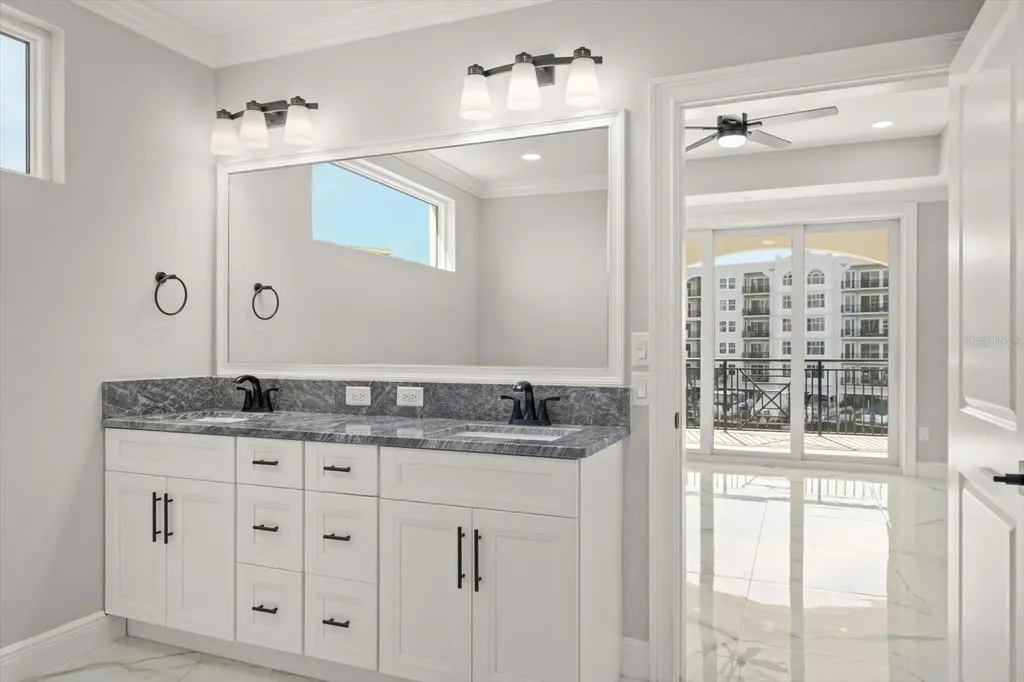 211 Dolphin Point Clearwater FL 33767