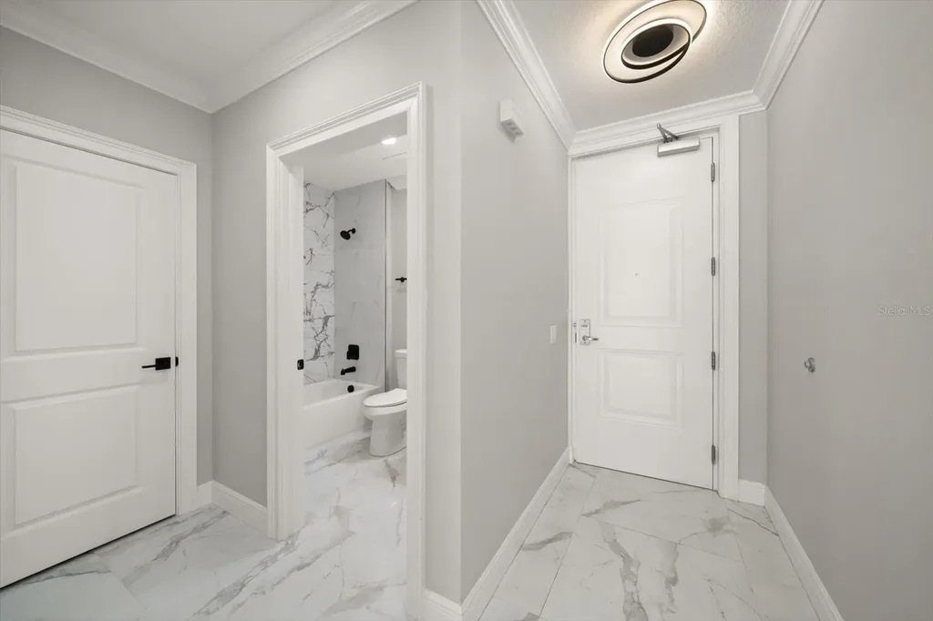 211 Dolphin Point Clearwater FL 33767