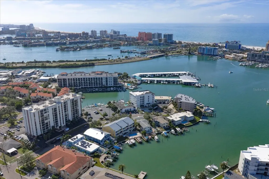 211 Dolphin Point Clearwater FL 33767