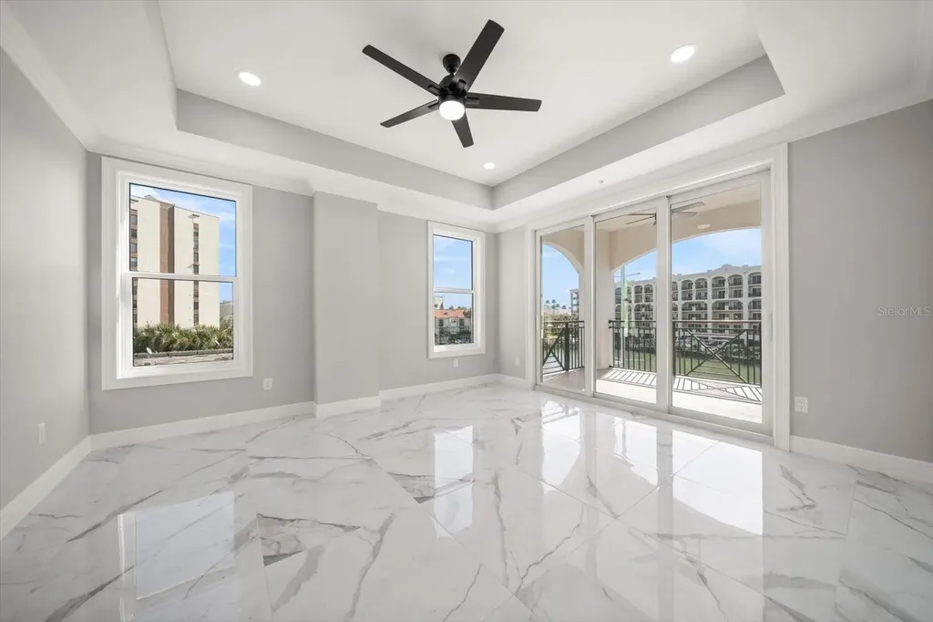 211 Dolphin Point Clearwater FL 33767