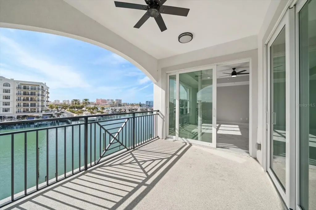 211 Dolphin Point Clearwater FL 33767