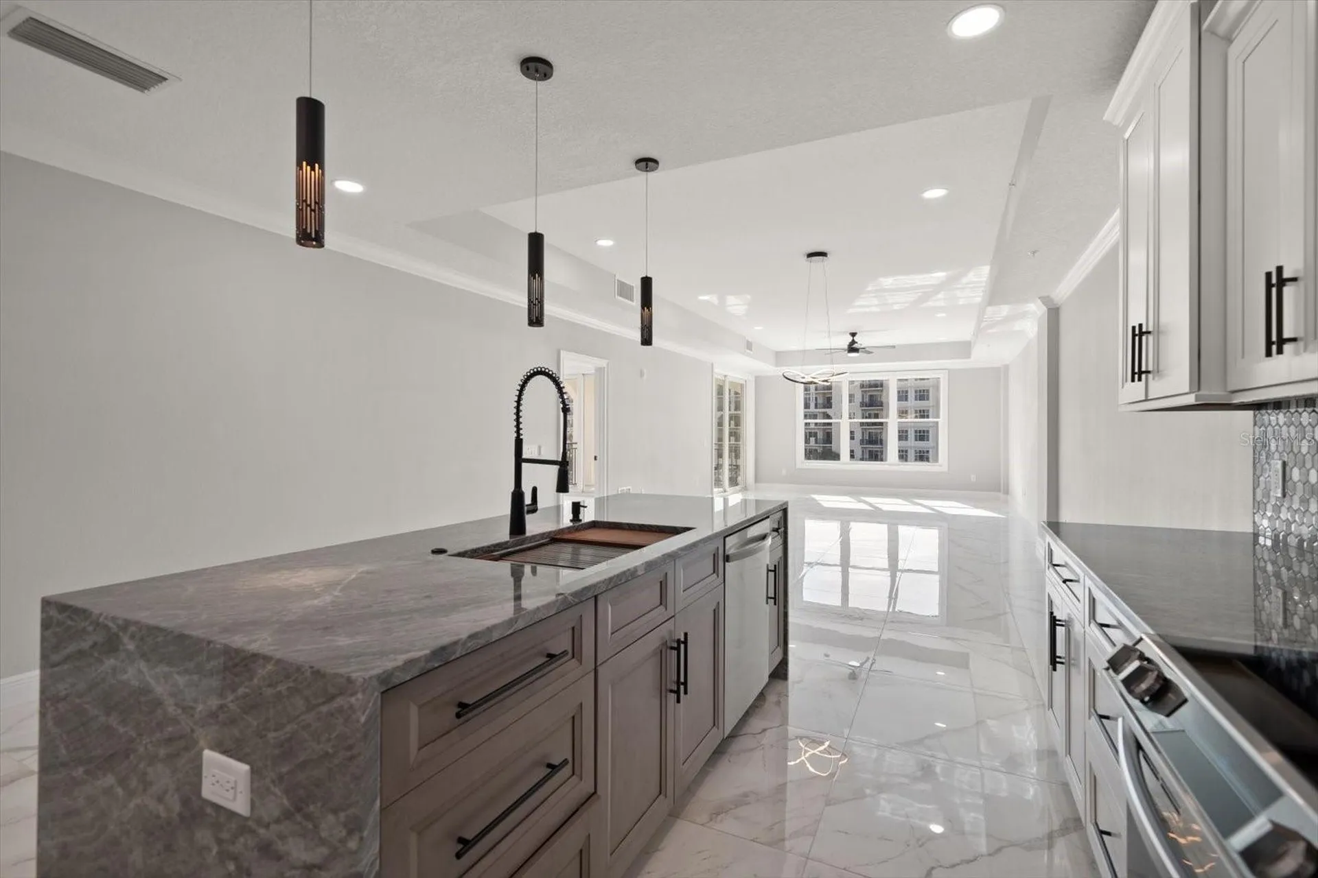 211 Dolphin Point Clearwater FL 33767