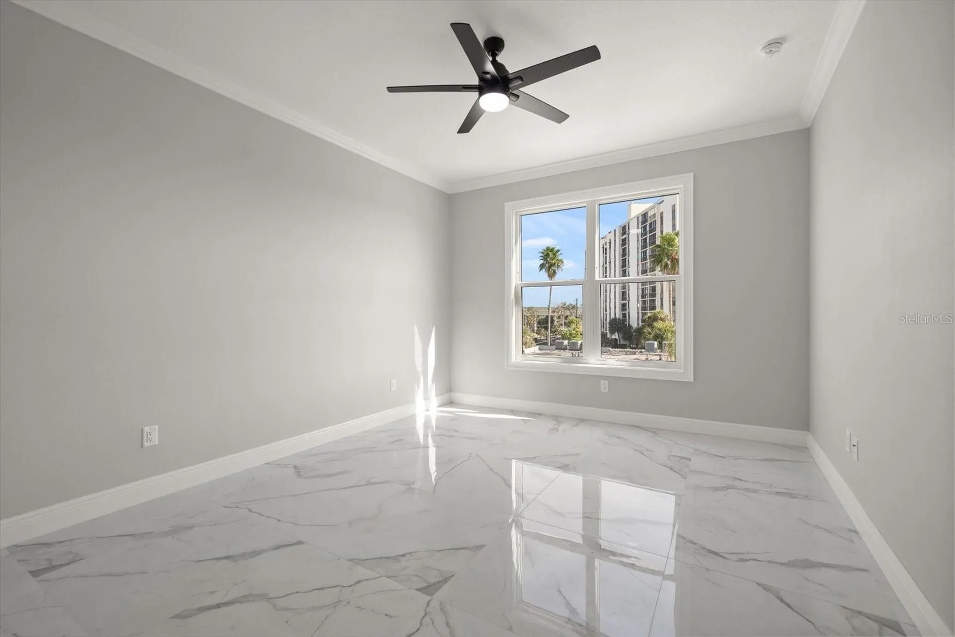 211 Dolphin Point Clearwater FL 33767