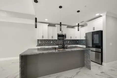 211 Dolphin Point Clearwater FL 33767
