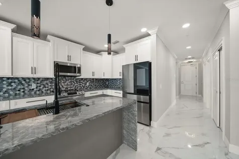211 Dolphin Point Clearwater FL 33767