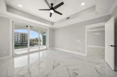 211 Dolphin Point Clearwater FL 33767
