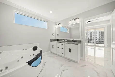 211 Dolphin Point Clearwater FL 33767
