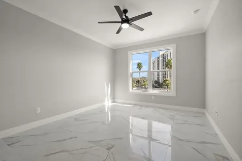 211 Dolphin Point Clearwater FL 33767