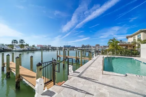 211 Dolphin Point Clearwater FL 33767