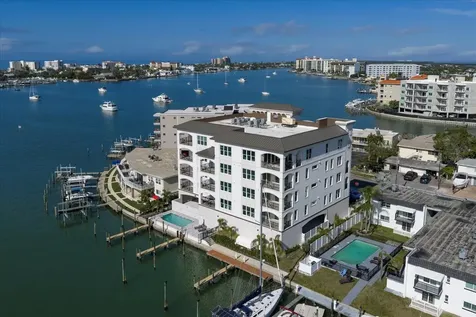211 Dolphin Point Clearwater FL 33767