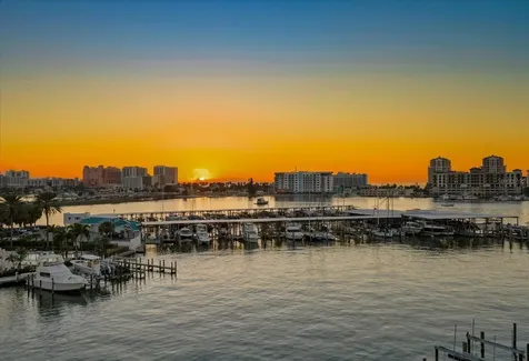 211 Dolphin Point Clearwater FL 33767