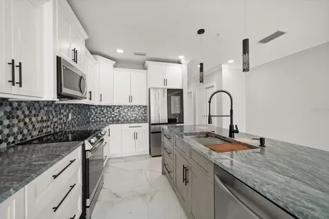 211 Dolphin Point Clearwater FL 33767