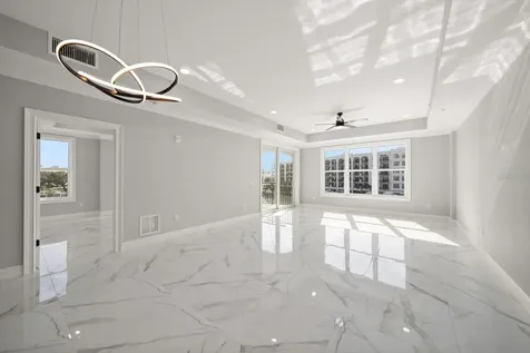 211 Dolphin Point Clearwater FL 33767