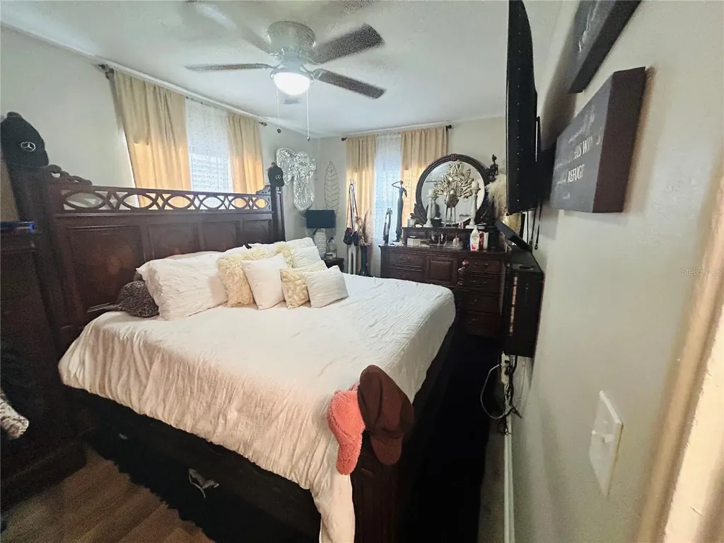 4611 14th Avenue S St Petersburg FL 33711