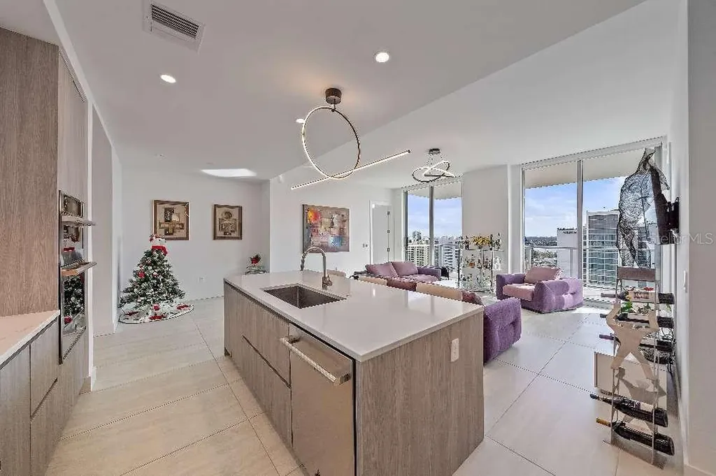 301 Quay Commons Sarasota FL 34236