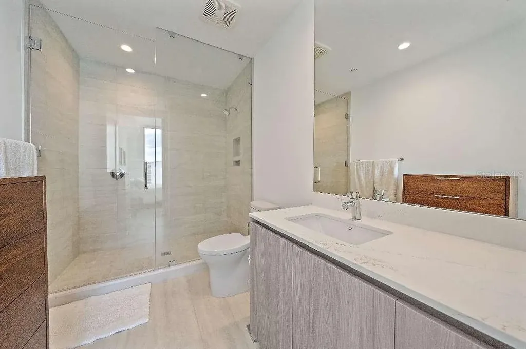 301 Quay Commons Sarasota FL 34236