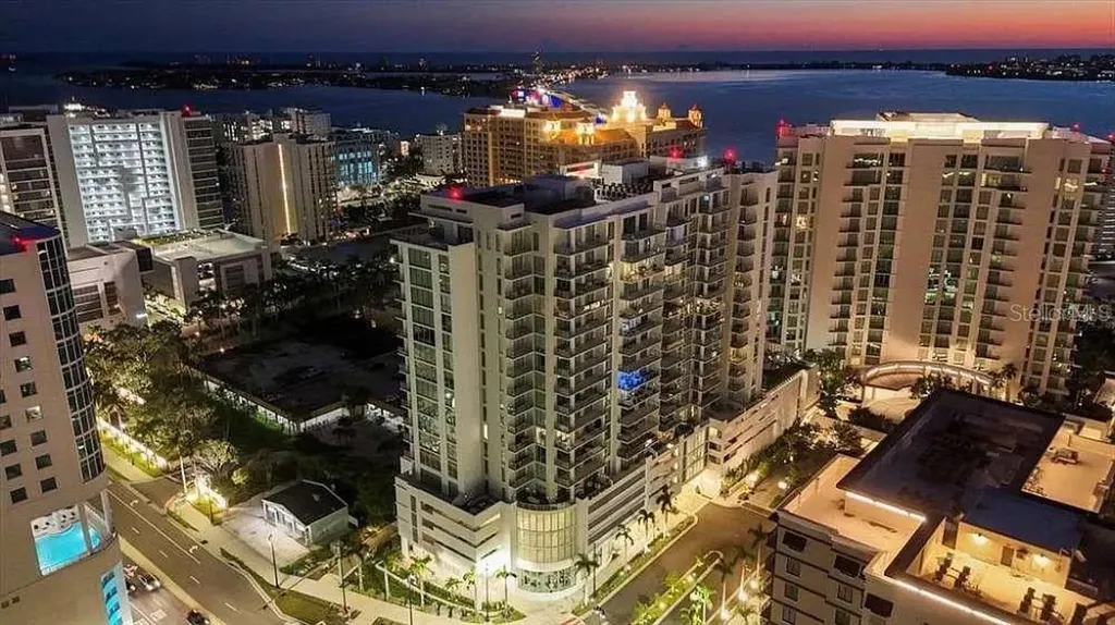 301 Quay Commons Sarasota FL 34236