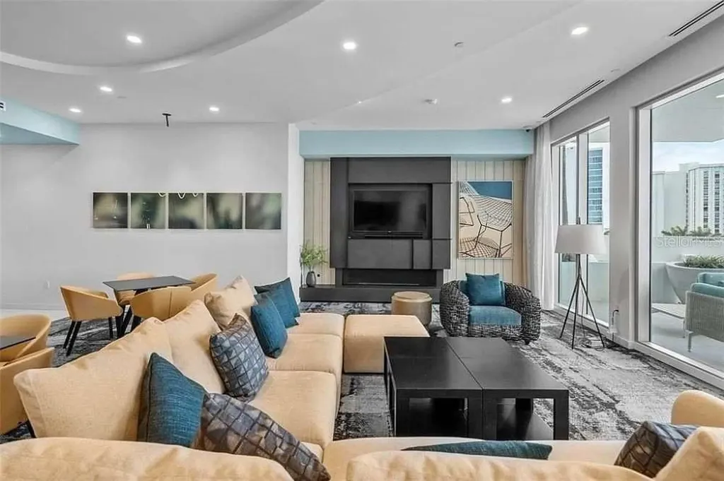 301 Quay Commons Sarasota FL 34236
