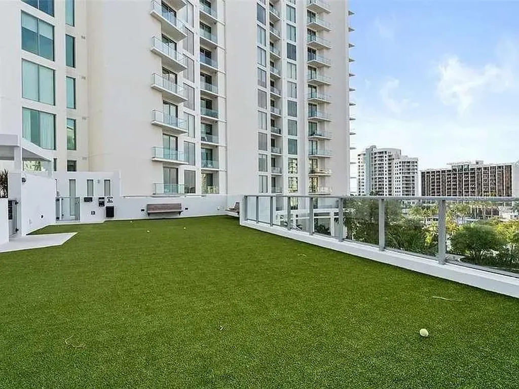 301 Quay Commons Sarasota FL 34236