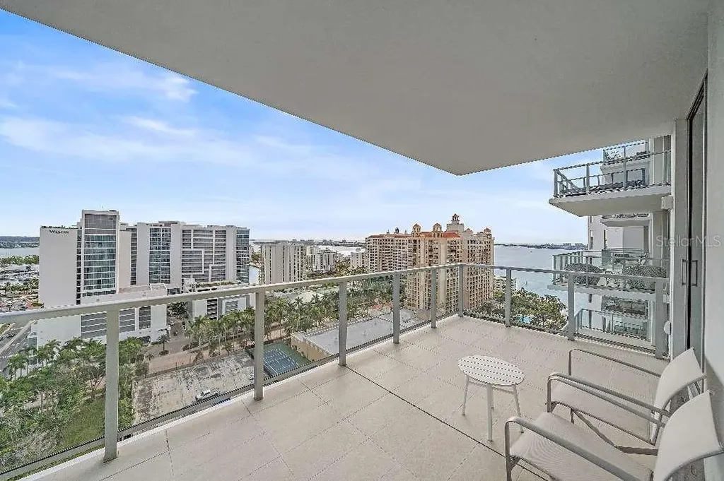 301 Quay Commons Sarasota FL 34236