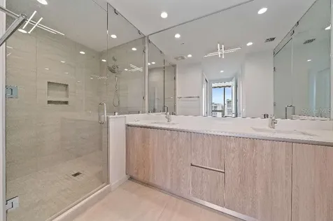 301 Quay Commons Sarasota FL 34236