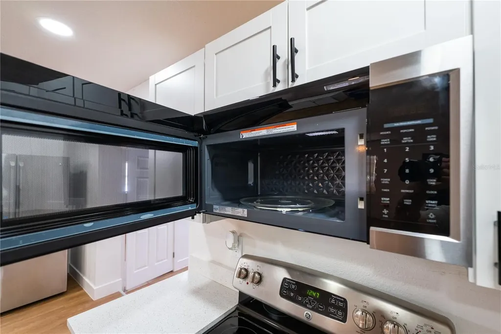 5248 King Street Zephyrhills FL 33542