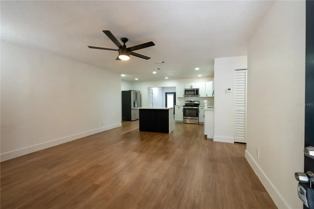 5248 King Street Zephyrhills FL 33542