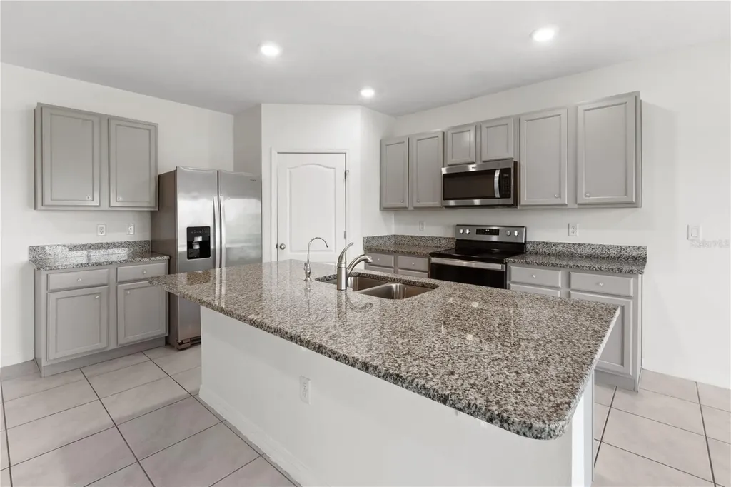 2651 Grandbury Grove Road Lakeland FL 33811