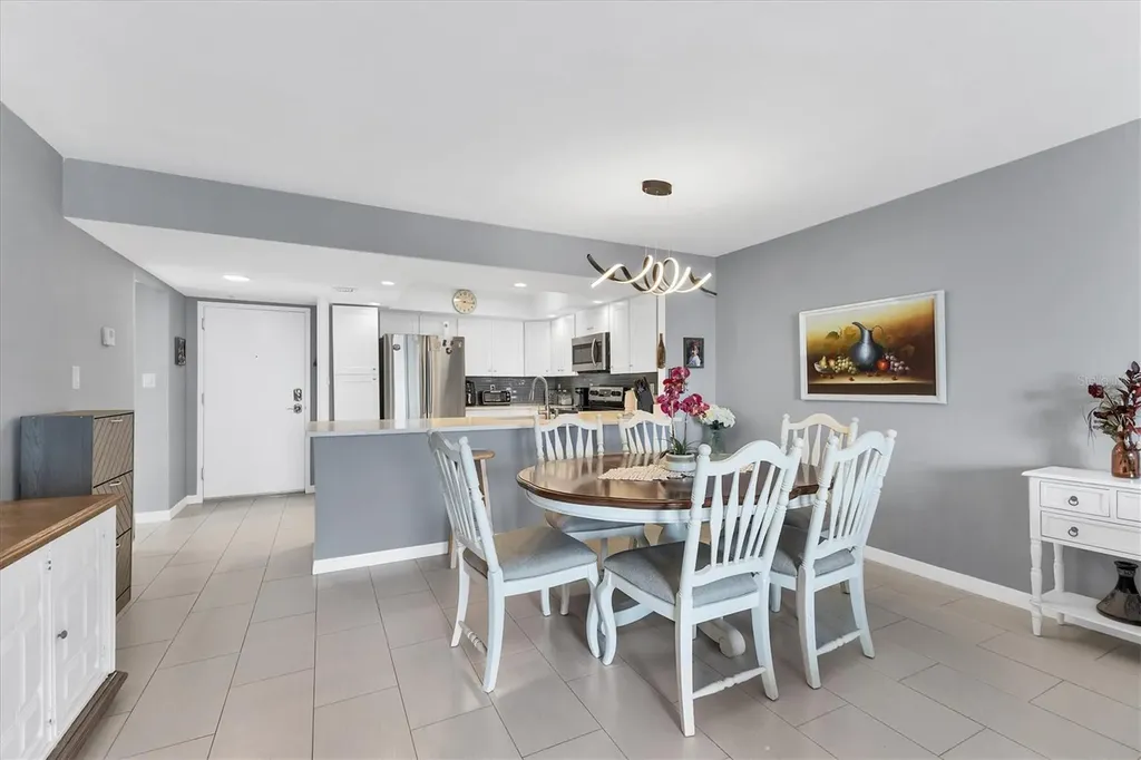 101 S Gulfstream Avenue Sarasota FL 34236