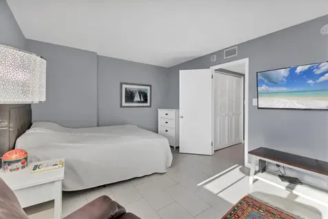 101 S Gulfstream Avenue Sarasota FL 34236