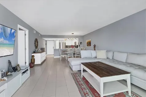 101 S Gulfstream Avenue Sarasota FL 34236