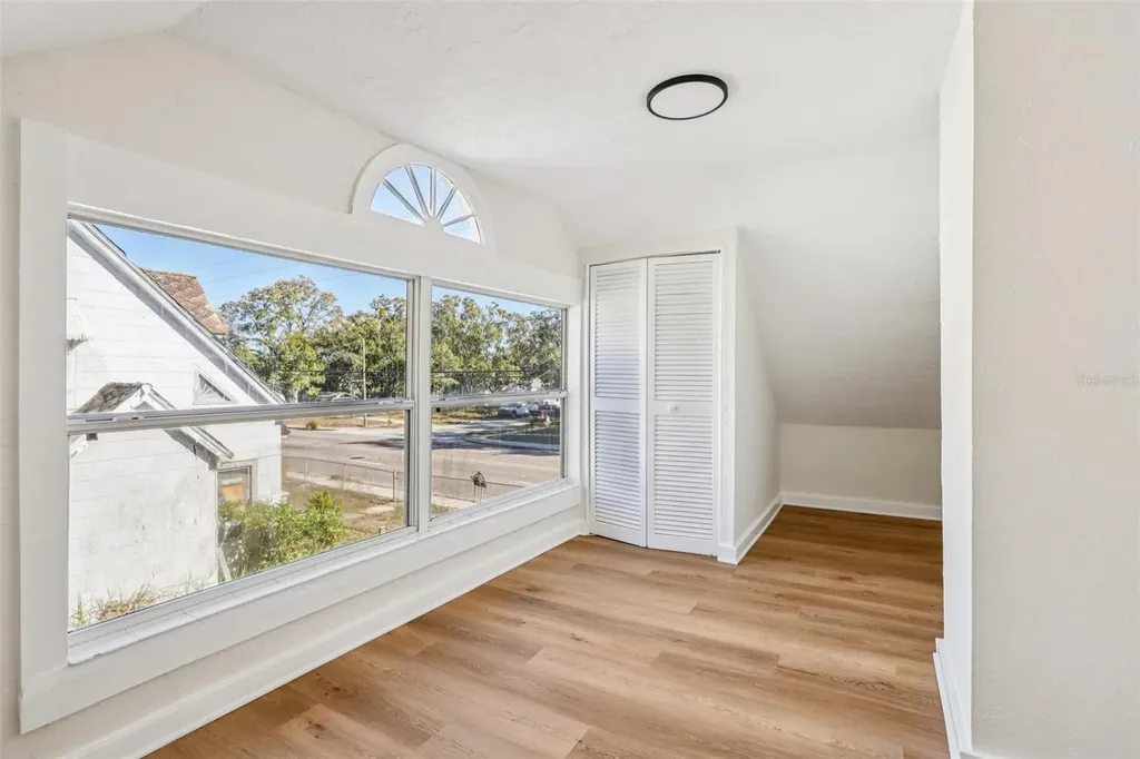 305 28th Street S St Petersburg FL 33712