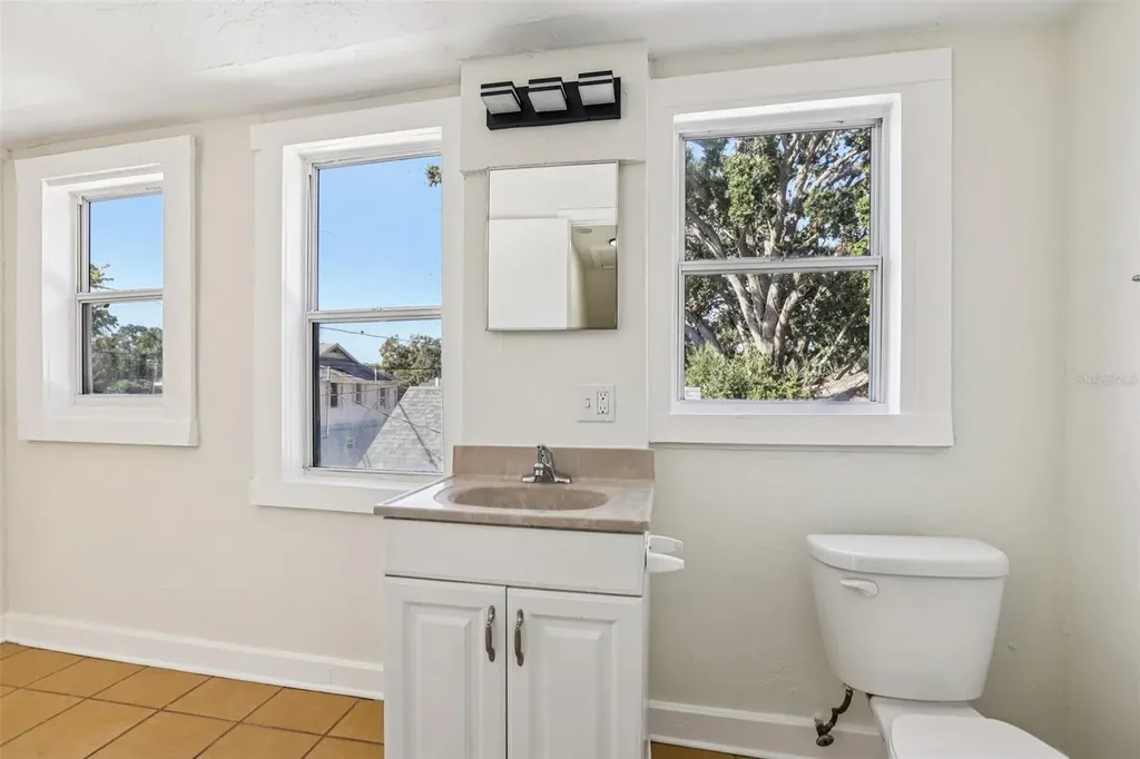 305 28th Street S St Petersburg FL 33712