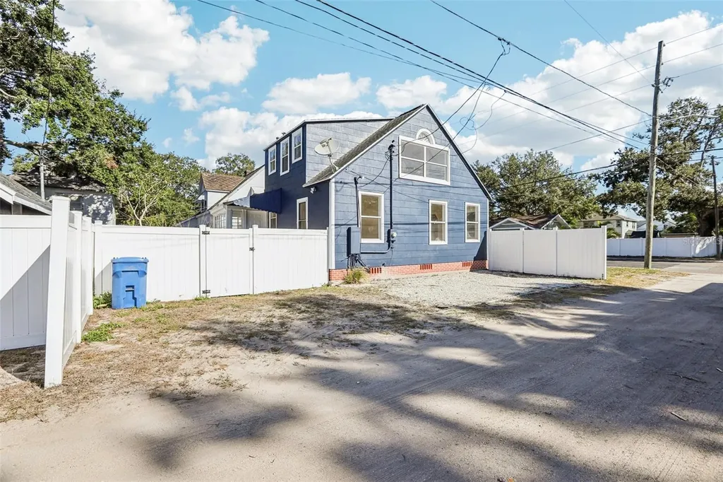 305 28th Street S St Petersburg FL 33712