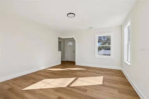 305 28th Street S St Petersburg FL 33712