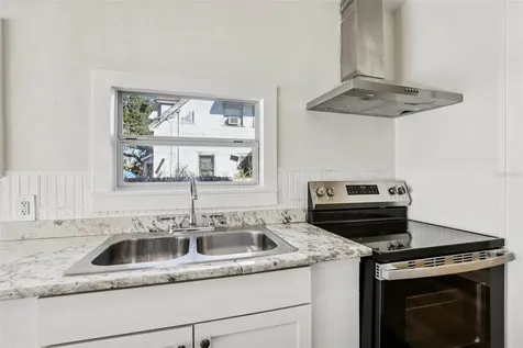 305 28th Street S St Petersburg FL 33712