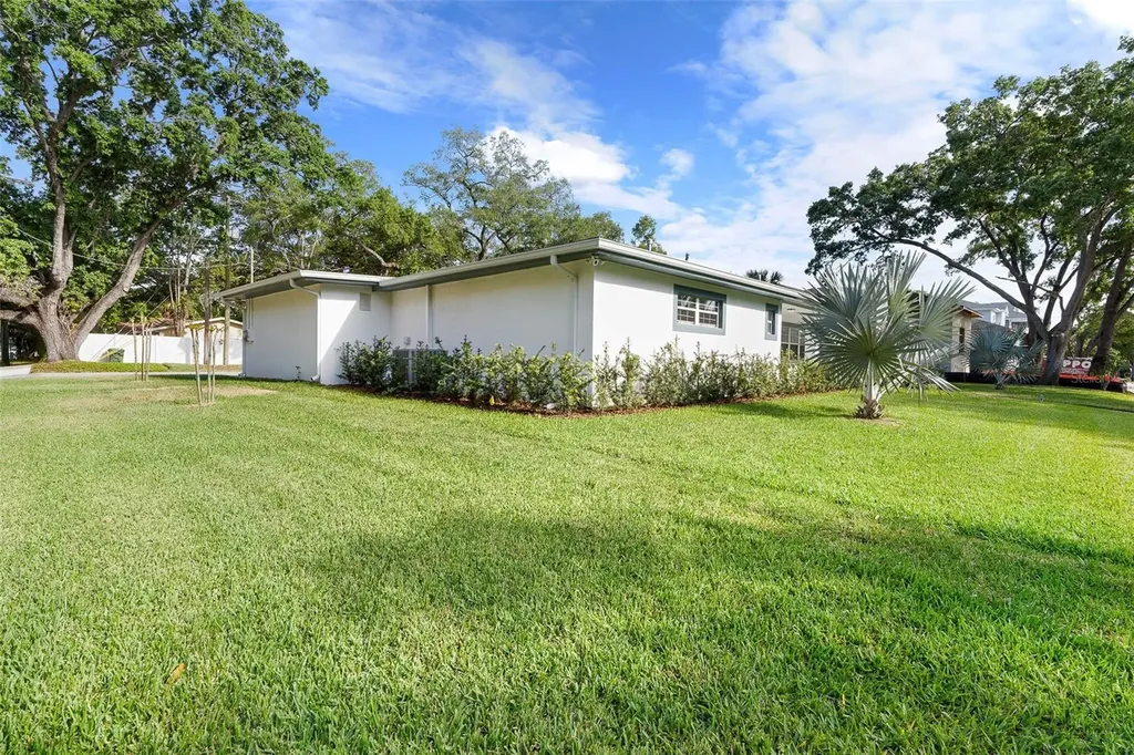 202 S Shore Crest Drive Tampa FL 33609