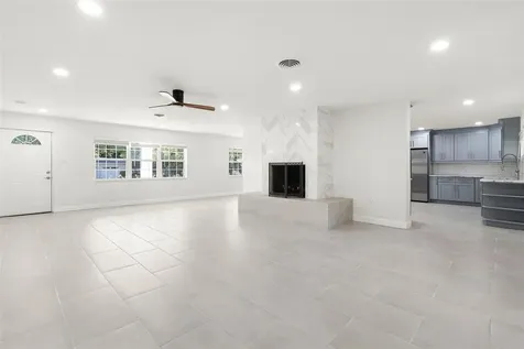 202 S Shore Crest Drive Tampa FL 33609