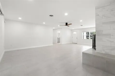 202 S Shore Crest Drive Tampa FL 33609