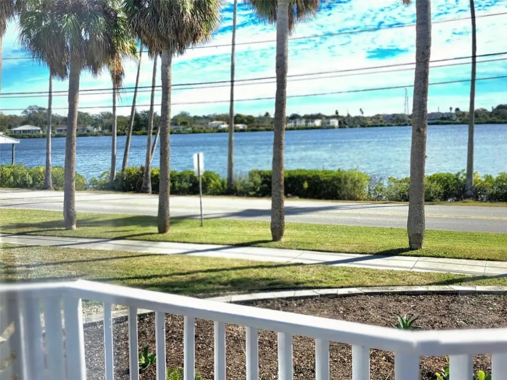 401 Whitcomb Boulevard Tarpon Springs FL 34689