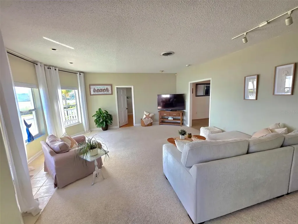 401 Whitcomb Boulevard Tarpon Springs FL 34689
