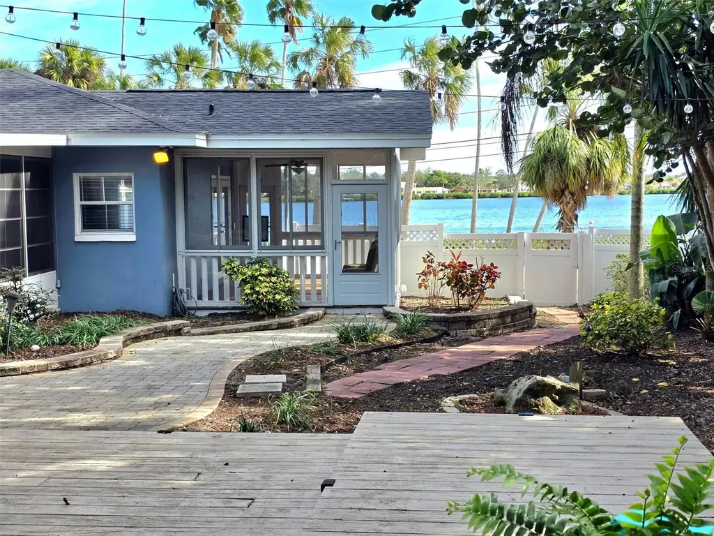 401 Whitcomb Boulevard Tarpon Springs FL 34689