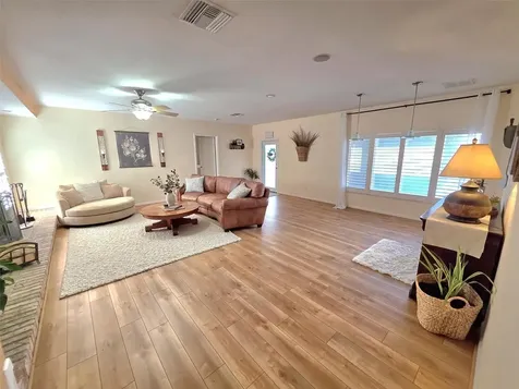 401 Whitcomb Boulevard Tarpon Springs FL 34689