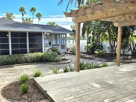 401 Whitcomb Boulevard Tarpon Springs FL 34689