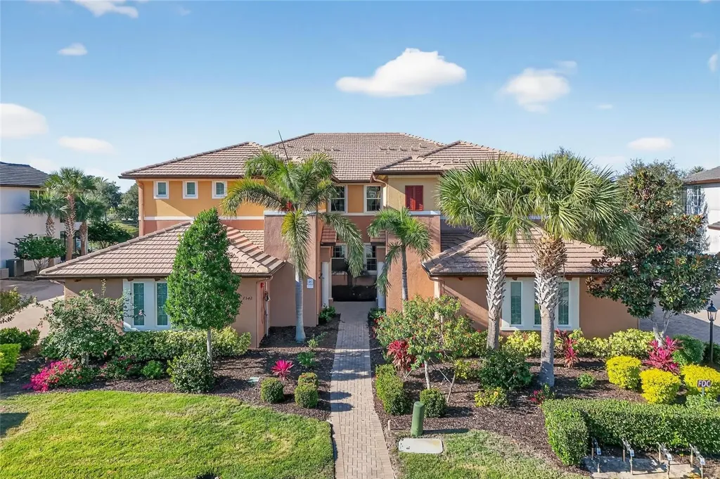 7538 Divot Loop Lakewood Ranch FL 34202